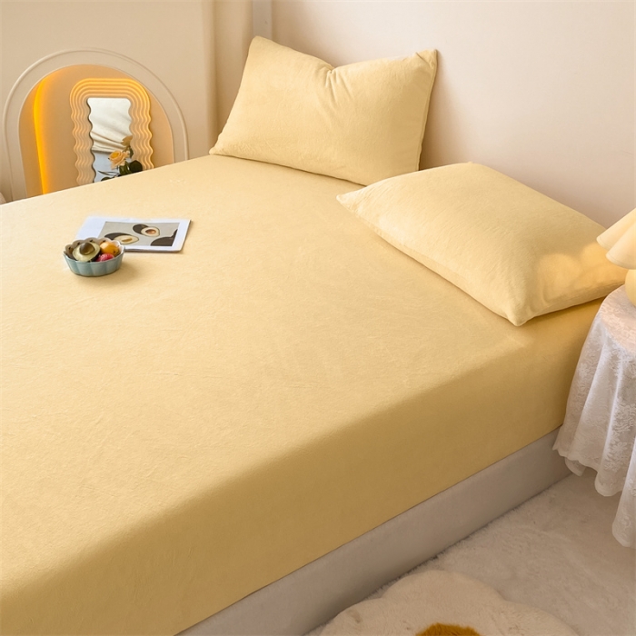 91家纺网 家纺一手货源 找家纺 眠帛 2022新款纯色牛奶绒单床笠 奶黄