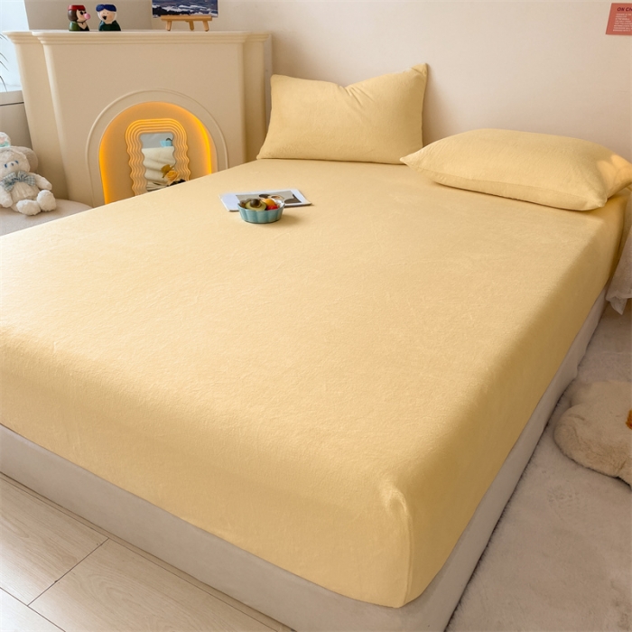 91家纺网 家纺一手货源 找家纺 眠帛 2022新款纯色牛奶绒单床笠 奶黄
