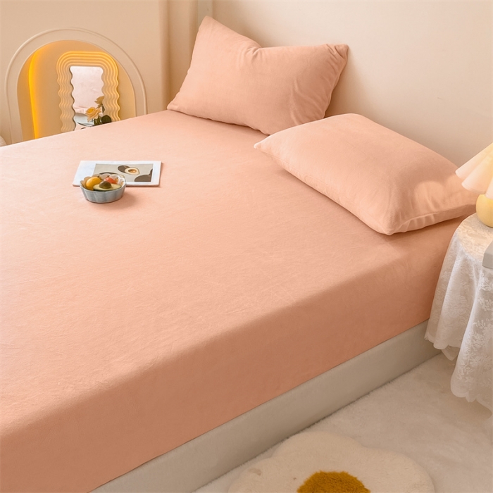 91家纺网 家纺一手货源 找家纺 眠帛 2022新款纯色牛奶绒单床笠 奶油粉