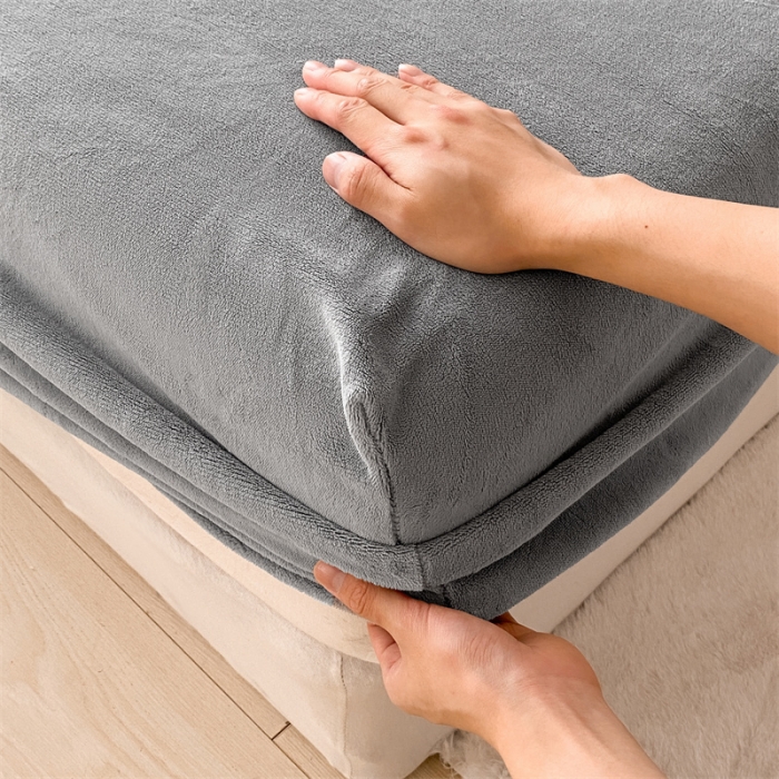 91家纺网 家纺一手货源 找家纺 眠帛 2022新款纯色牛奶绒单床笠 浅灰