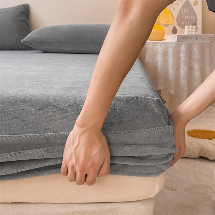 91家纺网 家纺一手货源 找家纺 眠帛 2022新款纯色牛奶绒单床笠 浅灰