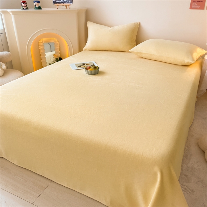 91家纺网 家纺一手货源 找家纺 眠帛 2022新款纯色牛奶绒单床单 奶黄