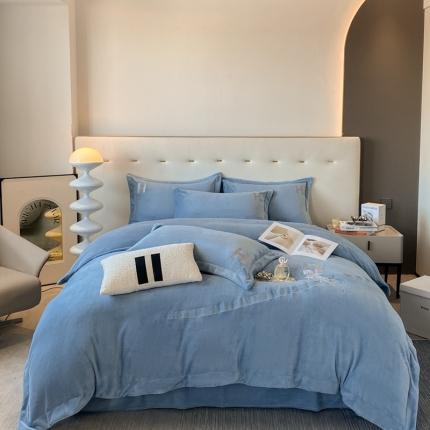 91家纺网 家纺一手货源 找家纺 魅都新款高克重牛奶绒刺绣款四件套 浅蓝