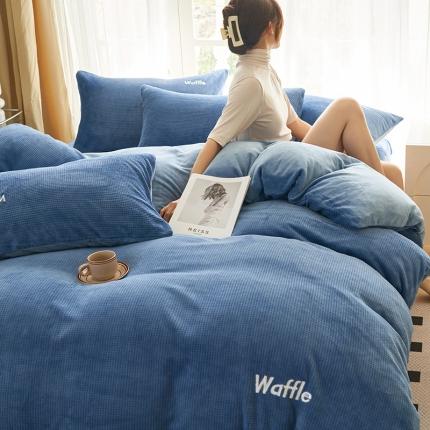 91家纺网 家纺一手货源 找家纺 晨曦 2022新款华芙绒四件套全消光牛奶绒四件套 深蓝主义