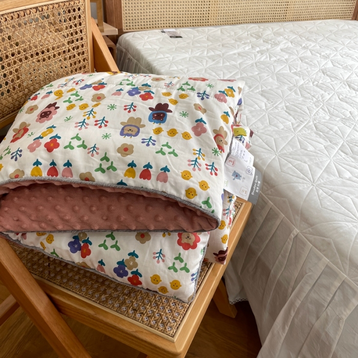 91家纺网 家纺一手货源 找家纺 源启生活 2022新款豆豆绒韩国单人豆豆被 花花世界