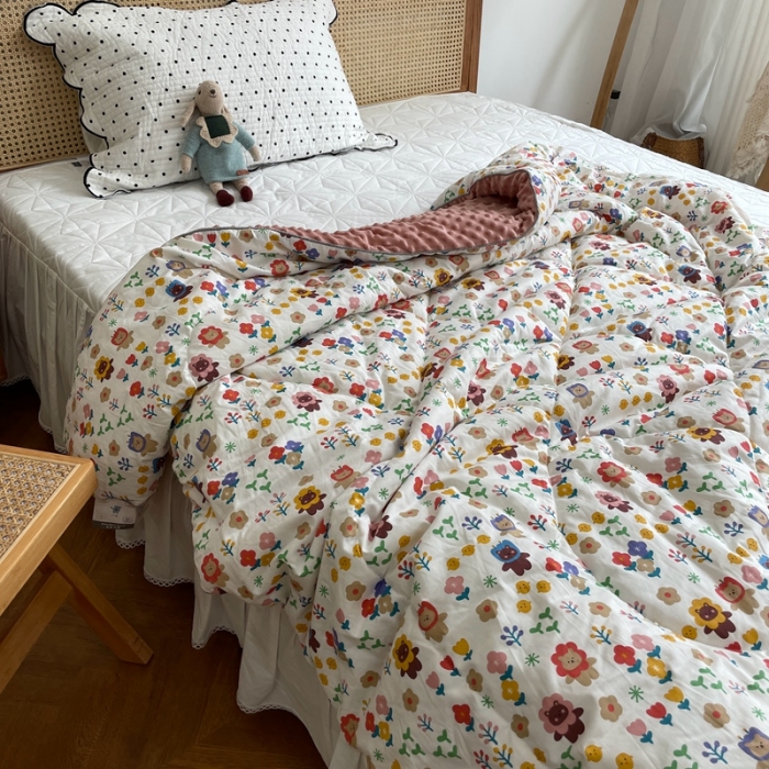 91家纺网 家纺一手货源 找家纺 源启生活 2022新款豆豆绒韩国单人豆豆被 花花世界