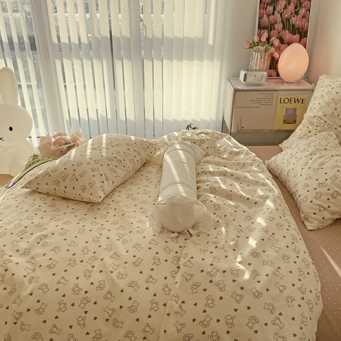 91家纺网 家纺一手货源 找家纺 千朵 2022新款13372简单款四件套 爱心熊