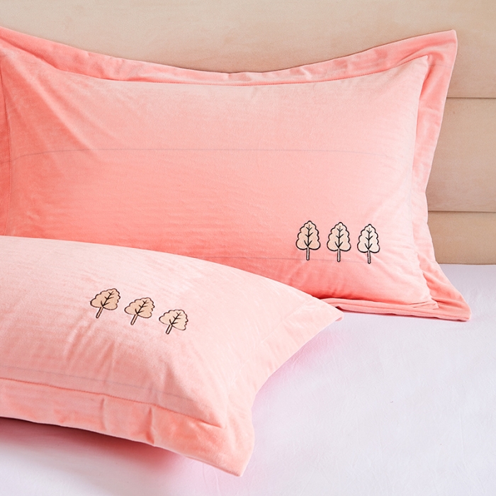 91家纺网 家纺一手货源 找家纺 （总）丰淘 2022新款宝宝绒刺绣保暖枕套一对装