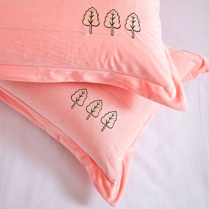 91家纺网 家纺一手货源 找家纺 丰淘 2022新款宝宝绒刺绣保暖枕套一对装 公主粉