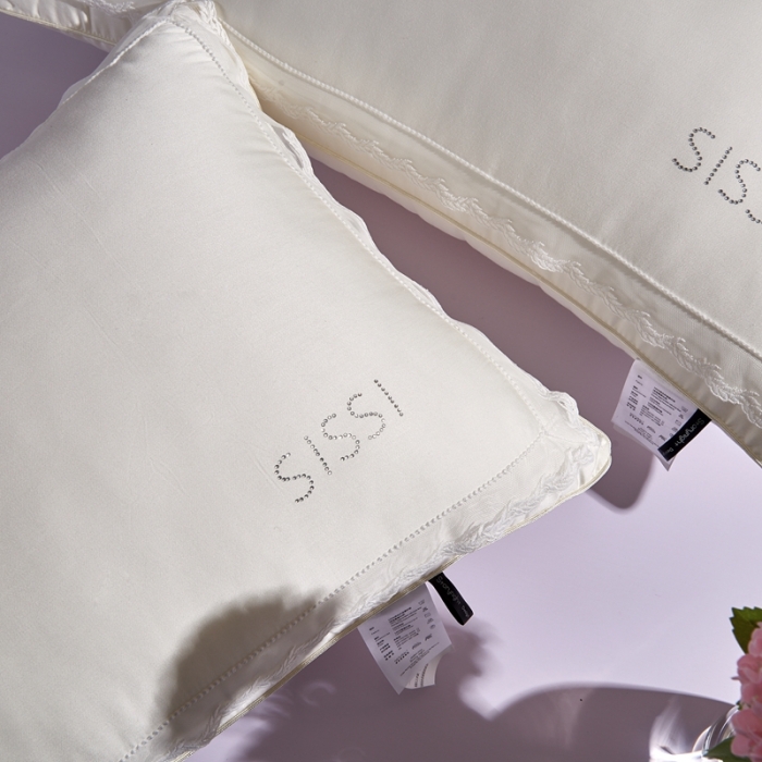 91家纺网 家纺一手货源 找家纺 （总）方回 2022新款茜茜公主牛奶蛋白枕 48*74cm