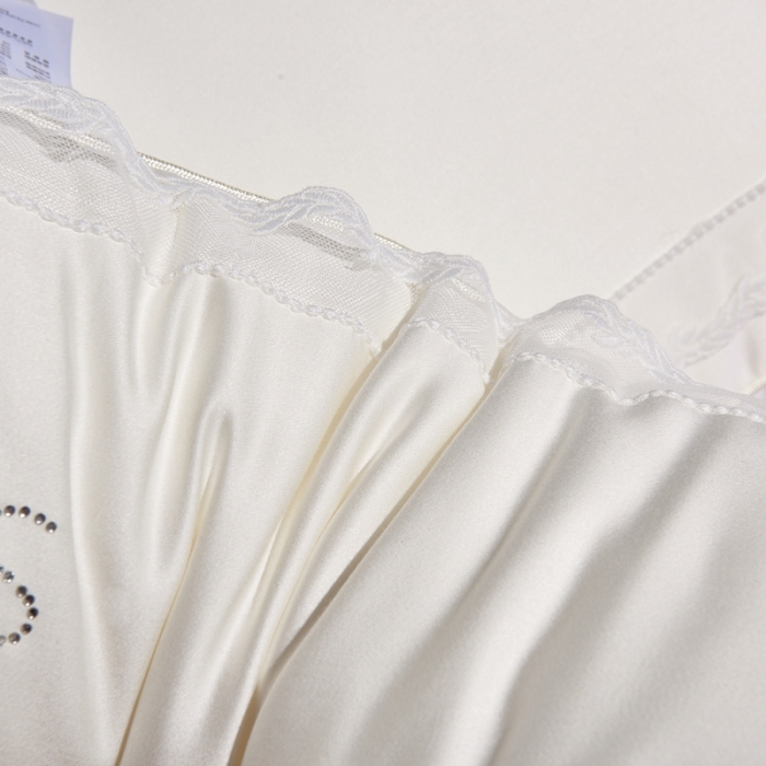 91家纺网 家纺一手货源 找家纺 （总）方回 2022新款茜茜公主牛奶蛋白枕 48*74cm