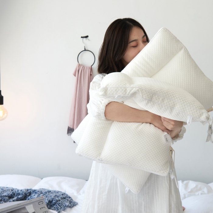 91家纺网 家纺一手货源 找家纺 （总）方回 2022新款立体针织绒五分区枕 48*74cm