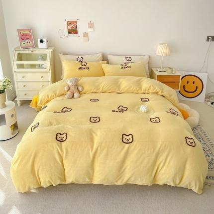 91家纺网 家纺一手货源 找家纺 红嘴企鹅 2025新款牛奶绒毛巾绣四件套小熊黄色