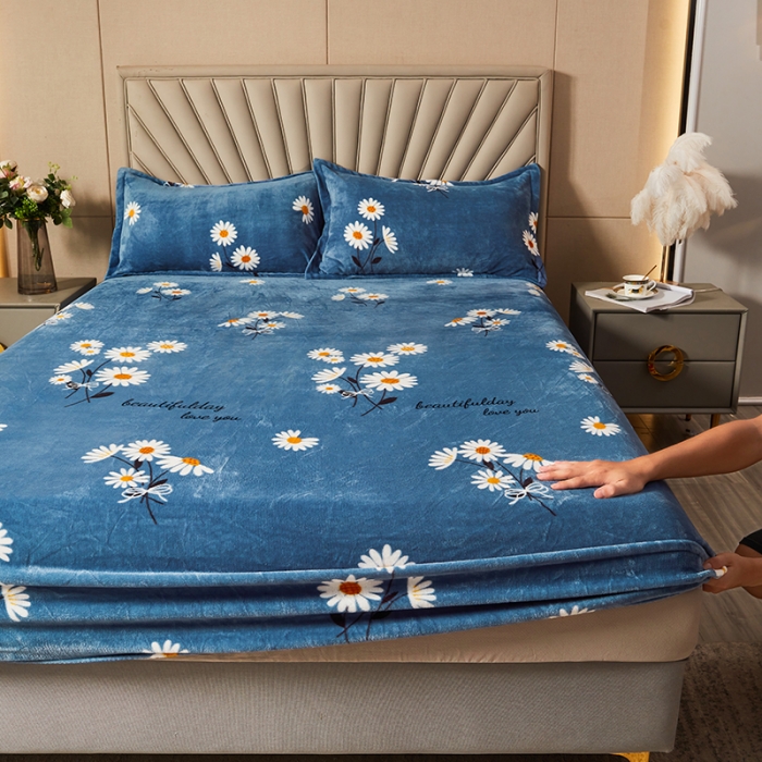 91家纺网 家纺一手货源 找家纺 纽缦 2022新款牛奶绒床笠法莱水晶宝宝 菊之语蓝