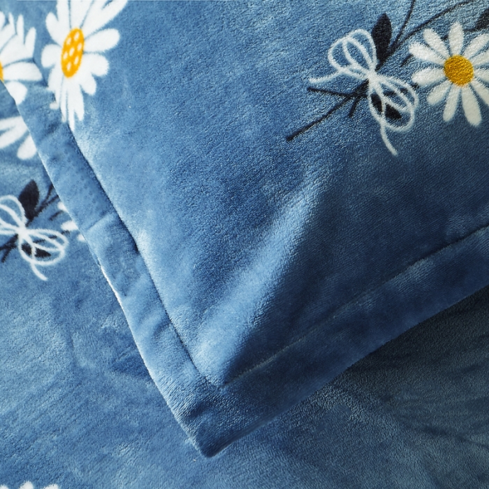 91家纺网 家纺一手货源 找家纺 纽缦 2022新款牛奶绒床笠法莱水晶宝宝 菊之语蓝