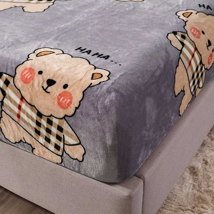 91家纺网 家纺一手货源 找家纺 纽缦 2022新款牛奶绒床笠法莱水晶宝宝 摩登小熊灰咖