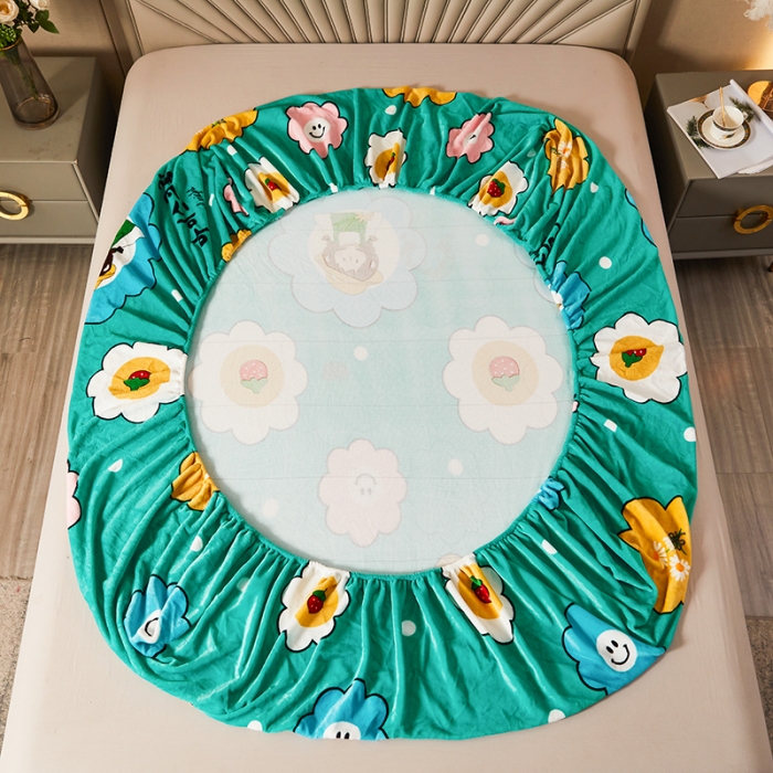 91家纺网 家纺一手货源 找家纺 纽缦 2022新款牛奶绒床笠法莱水晶宝宝 草莓女孩