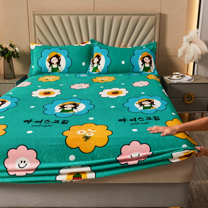 91家纺网 家纺一手货源 找家纺 纽缦 2022新款牛奶绒床笠法莱水晶宝宝 草莓女孩