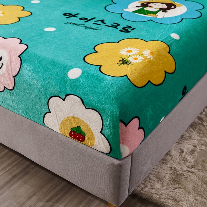 91家纺网 家纺一手货源 找家纺 纽缦 2022新款牛奶绒床笠法莱水晶宝宝 草莓女孩