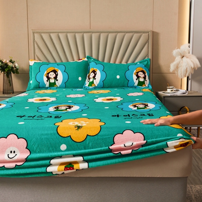 91家纺网 家纺一手货源 找家纺 纽缦 2022新款牛奶绒床笠法莱水晶宝宝 草莓女孩