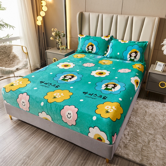 91家纺网 家纺一手货源 找家纺 纽缦 2022新款牛奶绒床笠法莱水晶宝宝 草莓女孩