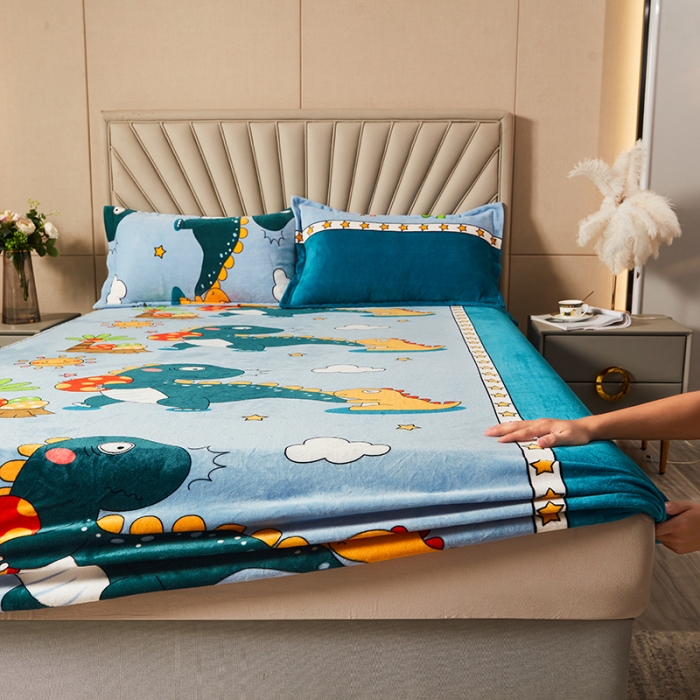 91家纺网 家纺一手货源 找家纺 纽缦 2022新款牛奶绒床笠法莱水晶宝宝 恐龙世界蓝（大版）