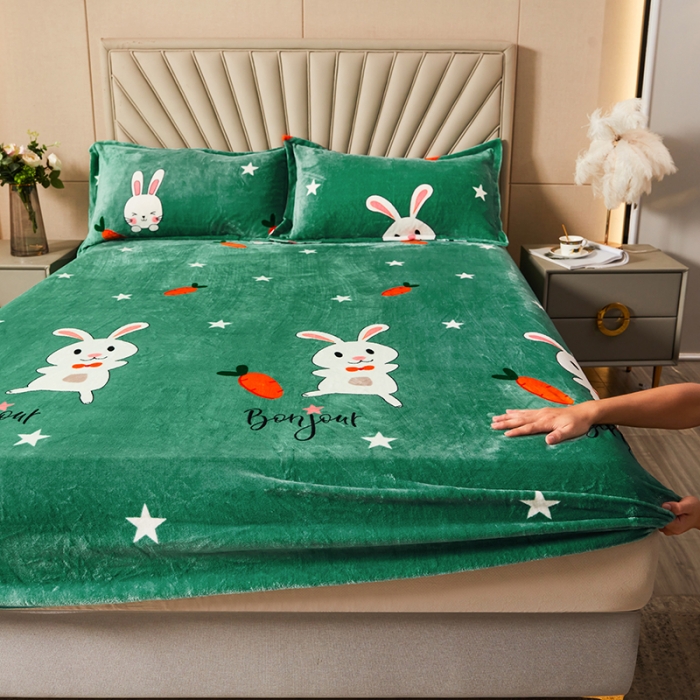 91家纺网 家纺一手货源 找家纺 纽缦 2022新款牛奶绒床笠法莱水晶宝宝 萝卜兔绿