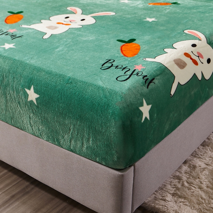 91家纺网 家纺一手货源 找家纺 纽缦 2022新款牛奶绒床笠法莱水晶宝宝 萝卜兔绿