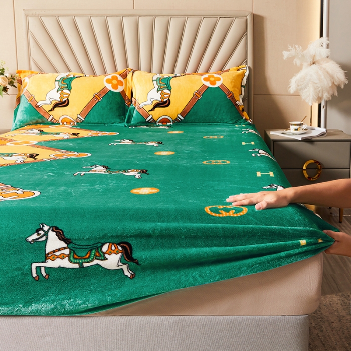 91家纺网 家纺一手货源 找家纺 纽缦 2022新款牛奶绒床笠法莱水晶宝宝 马到成功绿（大版）