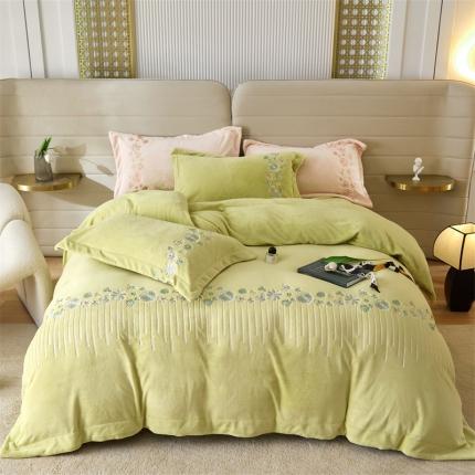 91家纺网 家纺一手货源 找家纺 总名品优仓 2022新款轻歌曼舞系列230g牛奶绒绣花四件套