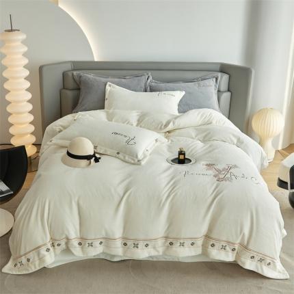 91家纺网 家纺一手货源 找家纺 名品优仓 2022新款朵朵情缘系列牛奶绒刺绣宽边系列四件套 朵朵情缘-奶白