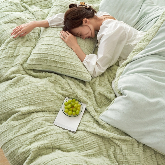 91家纺网 家纺一手货源 找家纺 榻尚家居 2023新款加厚獭兔绒牛奶绒四件套 水绿