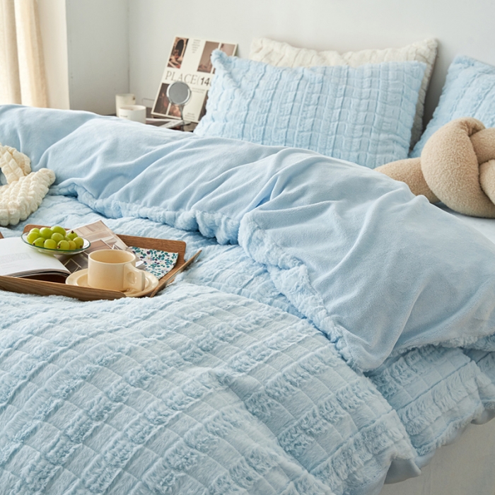91家纺网 家纺一手货源 找家纺 榻尚家居 2023新款加厚獭兔绒牛奶绒四件套 天蓝