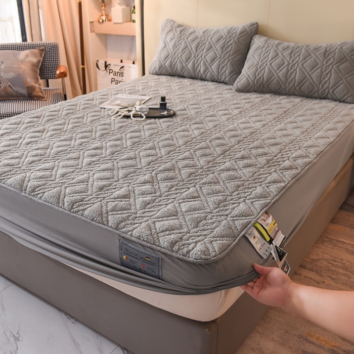 91家纺网 家纺一手货源 找家纺 豪选 2025新款羊羔绒德绒夹棉速暖加厚夹棉床笠 德绒灰色