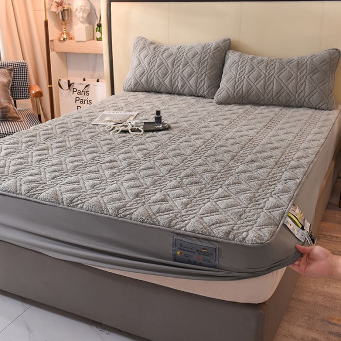 91家纺网 家纺一手货源 找家纺 豪选 2025新款羊羔绒德绒夹棉速暖加厚夹棉床笠 德绒灰色