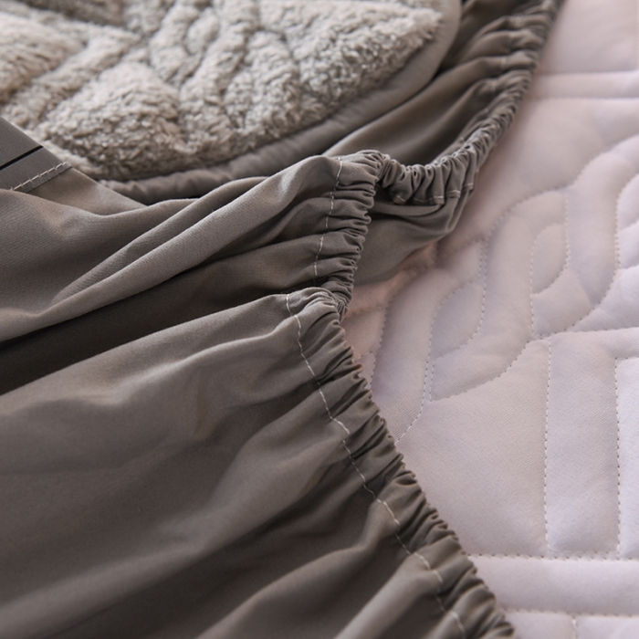 91家纺网 家纺一手货源 找家纺 豪选 2025新款羊羔绒德绒夹棉速暖加厚夹棉床笠 德绒灰色
