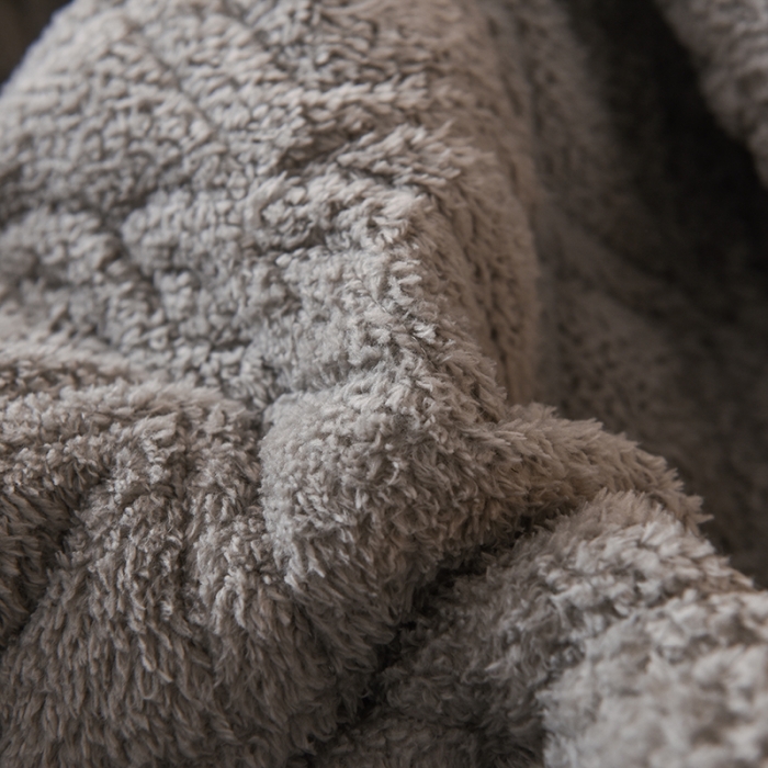 91家纺网 家纺一手货源 找家纺 豪选 2025新款羊羔绒德绒夹棉速暖加厚夹棉床笠 德绒灰色