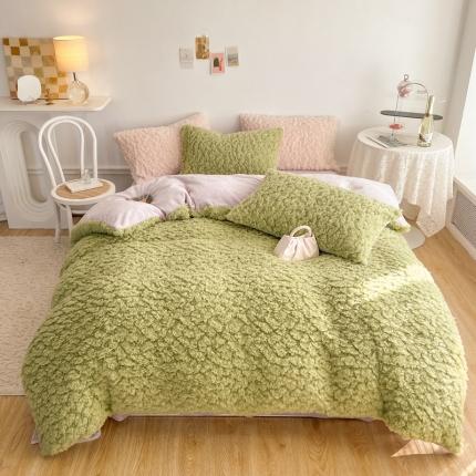 91家纺网 家纺一手货源 找家纺 （总）顾里 2022新款AB版云朵泡芙咩绒四件套