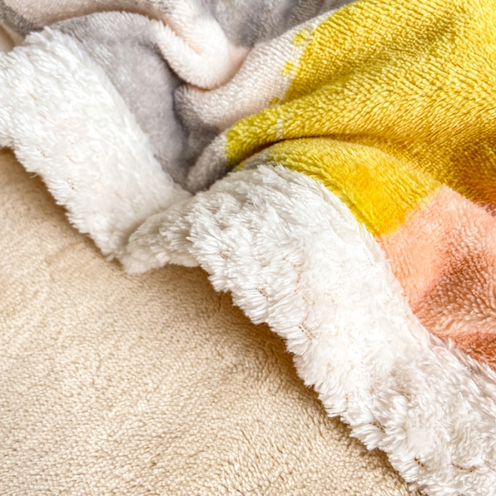 91家纺网 家纺一手货源 找家纺 阿亮家居 2024新款大包边菠萝格牛奶绒活性印染单被套 春花浪漫