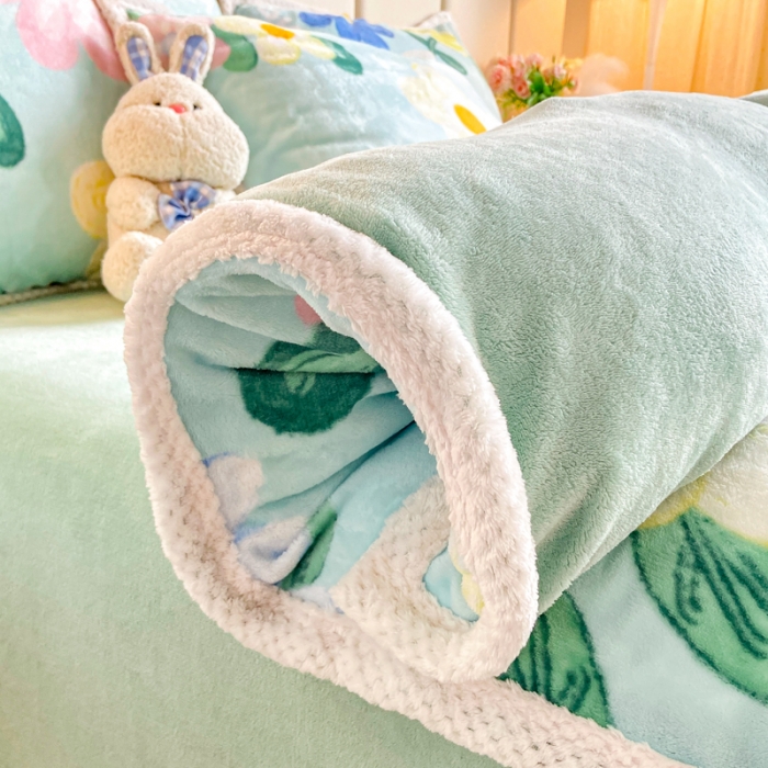 91家纺网 家纺一手货源 找家纺 阿亮家居 2024新款大包边菠萝格牛奶绒活性印染单被套 花开四季