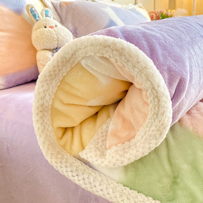 91家纺网 家纺一手货源 找家纺 阿亮家居 2024新款大包边菠萝格牛奶绒活性印染单被套 九分甜