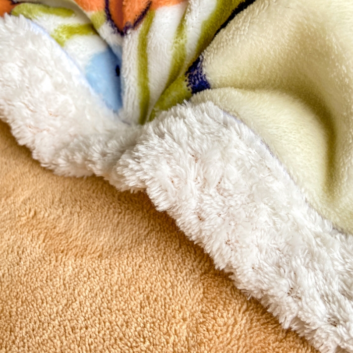 91家纺网 家纺一手货源 找家纺 阿亮家居 2024新款大包边菠萝格牛奶绒活性印染单被套 满天星