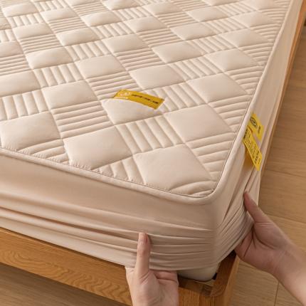 91家纺网 家纺一手货源 找家纺 芬晴家纺 2023新款A类母婴级夹棉床笠系列 旋律-卡其