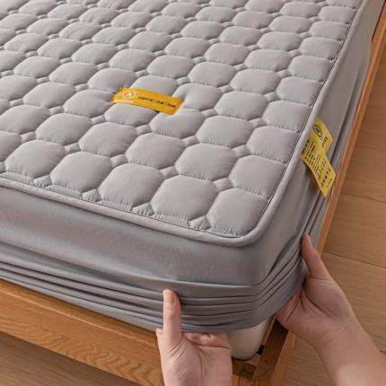 91家纺网 家纺一手货源 找家纺 芬晴家纺 2023新款A类母婴级夹棉床笠系列 艾格-星灰