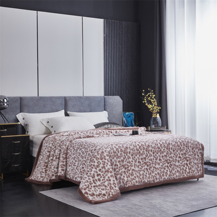 91家纺网 家纺一手货源 找家纺 凯轩毛毛毯毯子 仿皮草轻奢花貂毛毯毯子 激情