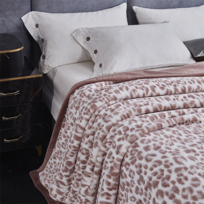 91家纺网 家纺一手货源 找家纺 凯轩毛毛毯毯子 仿皮草轻奢花貂毛毯毯子 激情