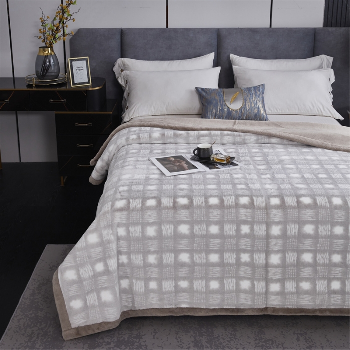 91家纺网 家纺一手货源 找家纺 凯轩毛毛毯毯子 仿皮草轻奢花貂毛毯毯子 简约