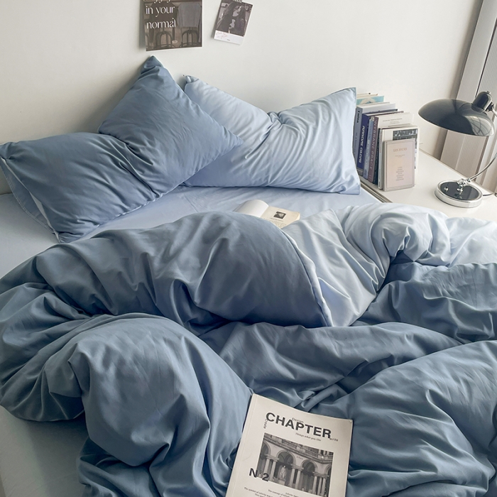 91家纺网 家纺一手货源 找家纺 贝拉梦 2023亲肤棉简约风纯色双拼105g四件套月光雾蓝