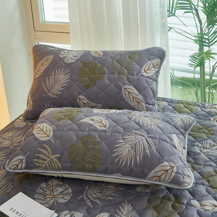 91家纺网 家纺一手货源 找家纺 蕾诺 2023新品夹棉防水隔尿床笠席梦思保护套 朝花夕拾 灰