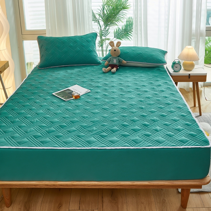 91家纺网 家纺一手货源 找家纺 蕾诺 2023新品夹棉防水隔尿床笠席梦思保护套 东墨绿